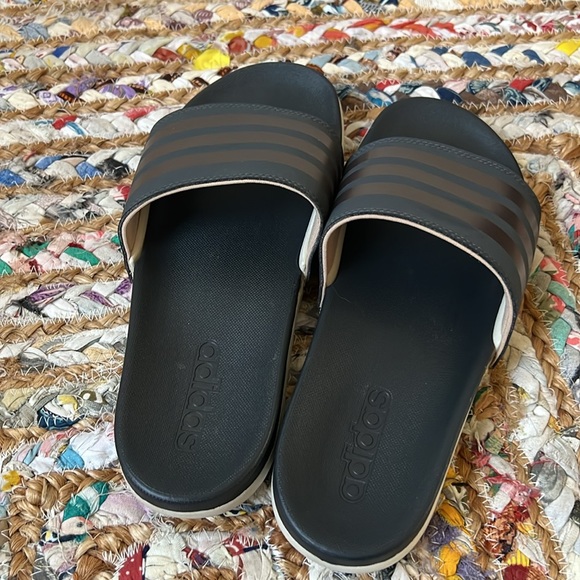 Adidas slides - Picture 6 of 6